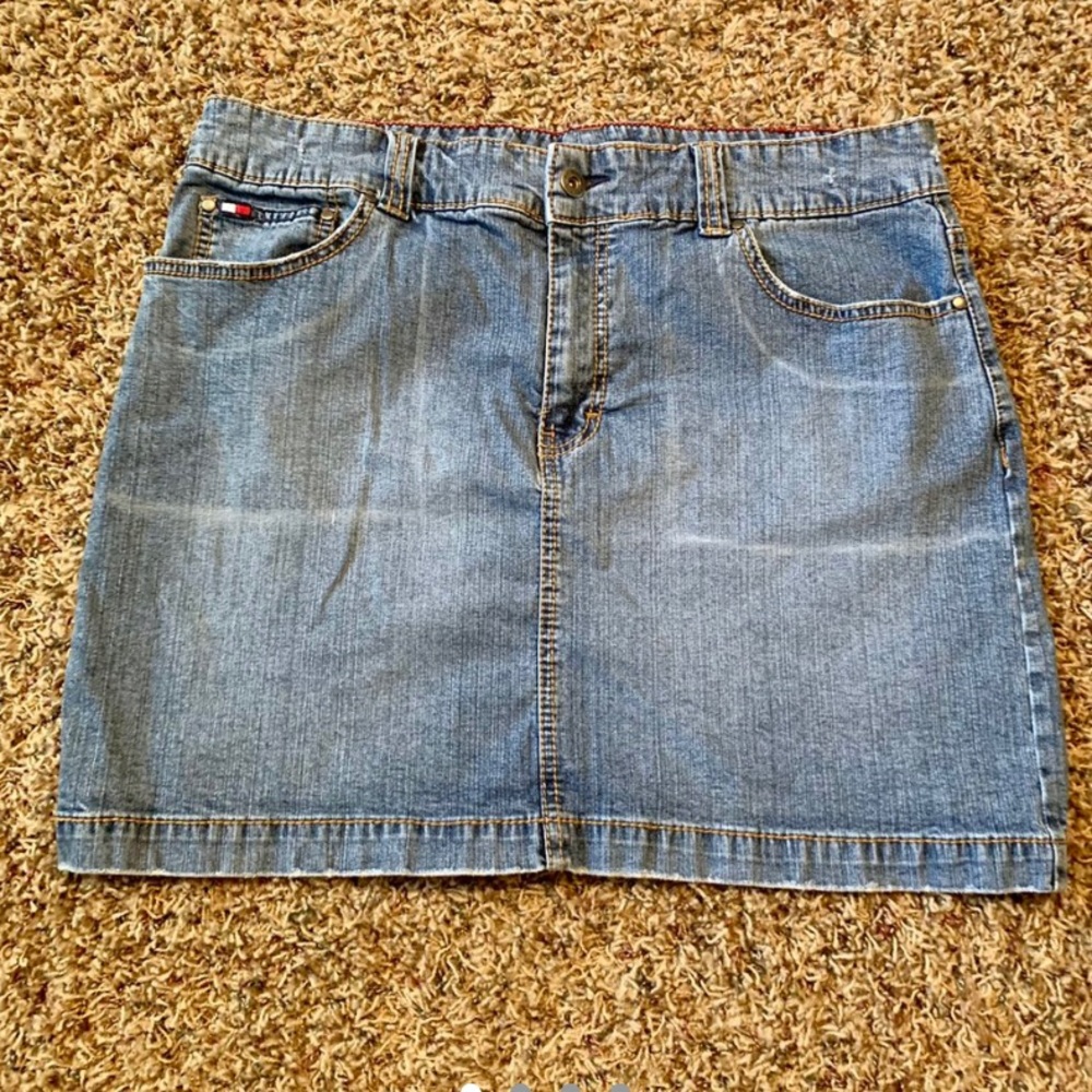 Tommy Hilfiger mini skirt